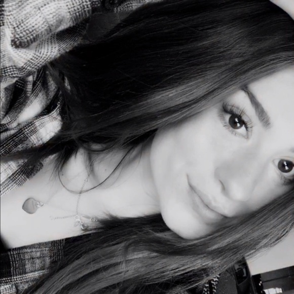 Meet your Posher, Giulia - Picture 1 of 1